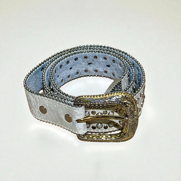 Women’s Western Core White Leather Embellished Belt With Etched Buckle Sz 36 in - Picture 1 of 5